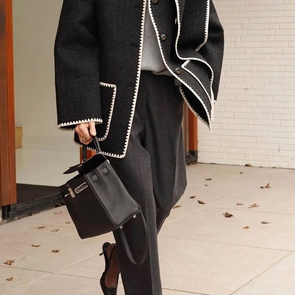 J.ING Black Cape with Cream Detailing🖤NWT🖤 perfect for Winter - Picture 4 of 9